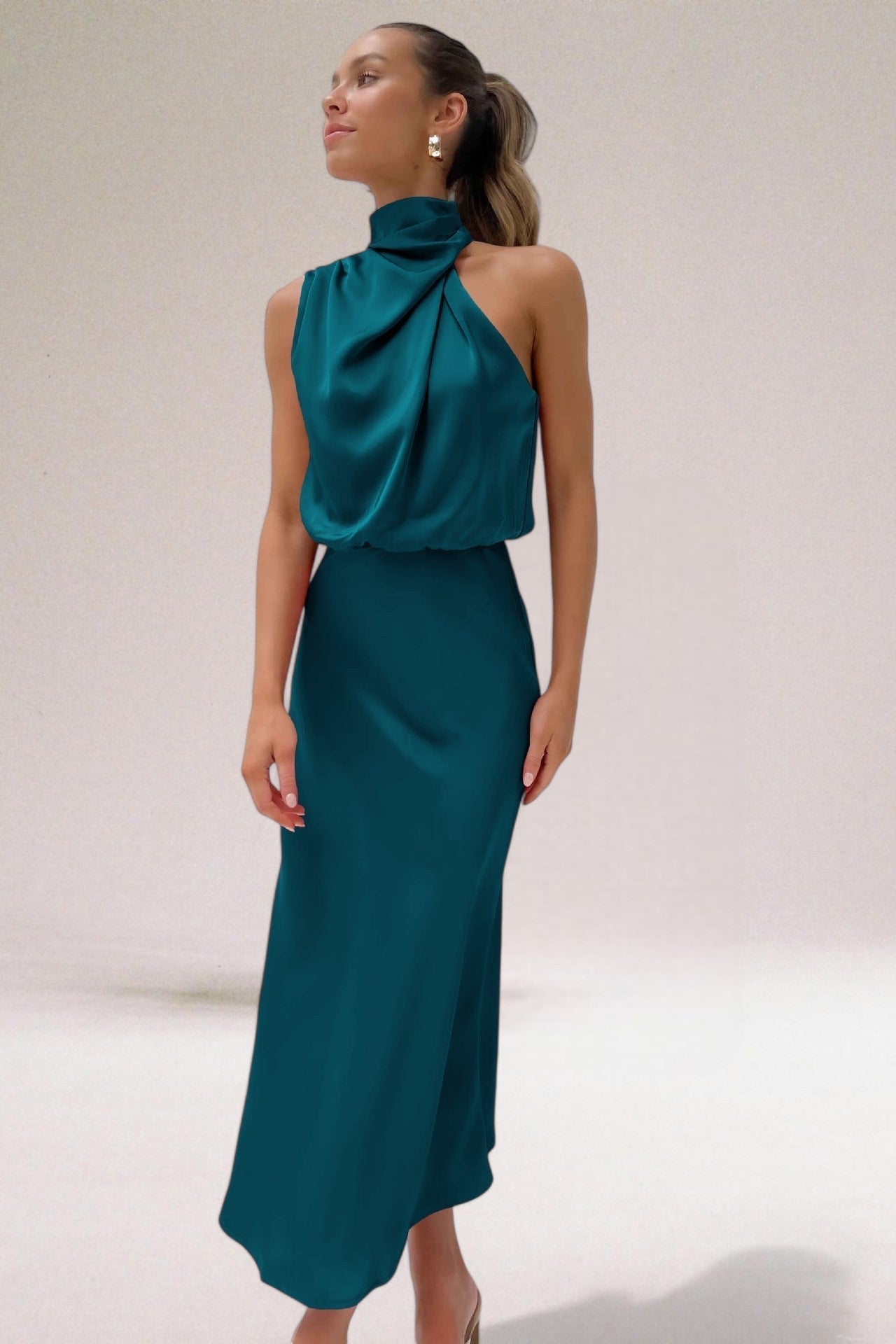 VALENTINA | Vestido Elegante de Satén con Detalles Refinados
