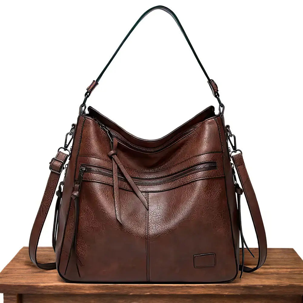 El bolso de mano de estilo refinado de Patricia